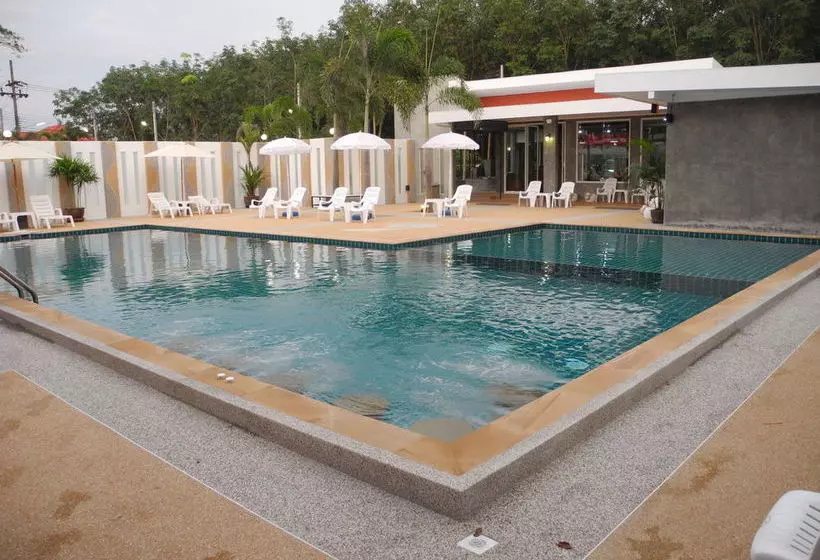 Maikhao Home Garden Bungalow