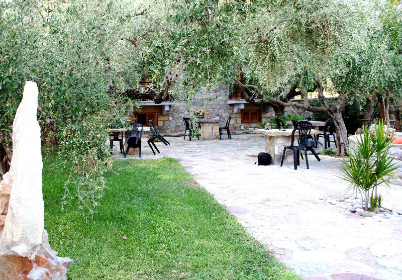 Nikas Rooms & Apartments