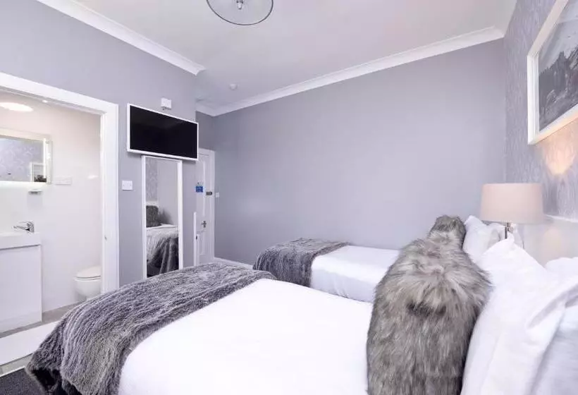 پانسیون Alpha Guest House