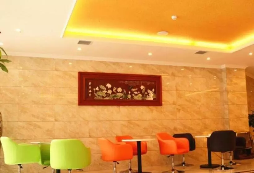 Hotelli Greentree Inn Jiangxi Shangrao Qianshan Ehu Avenue Express