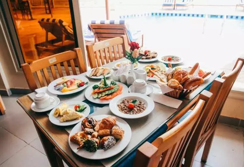 هتل Retal View North Coast Aqua Park