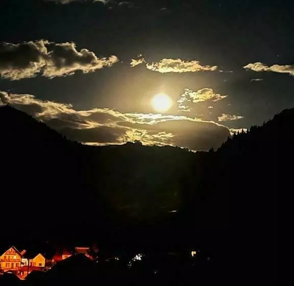 Pensiunea Acasa La Moieciu