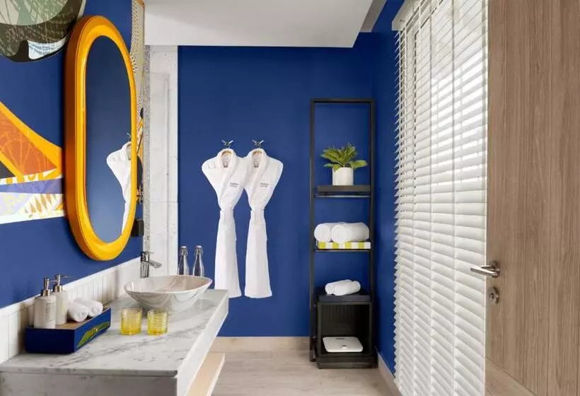 هتل Avani Plus Fares Maldives Resort