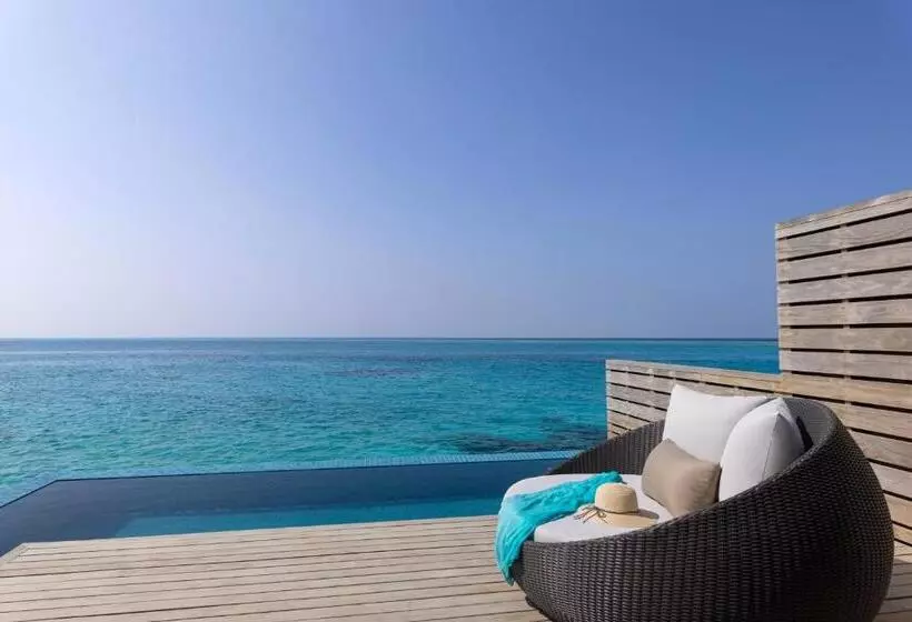 هتل Avani Plus Fares Maldives Resort