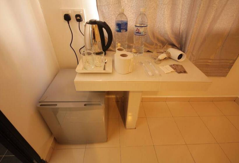 Hotel Cloud 9 Guest House