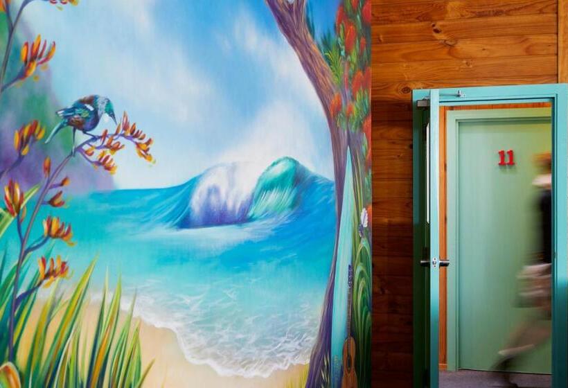 فندق صغير Pacific Coast Lodge And Backpackers