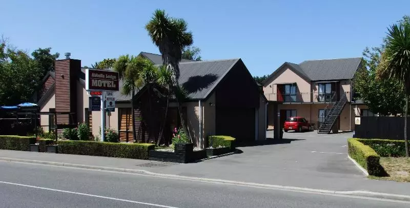 Abbella Lodge Motel