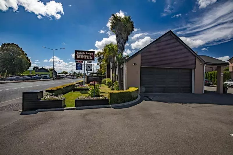 Abbella Lodge Motel