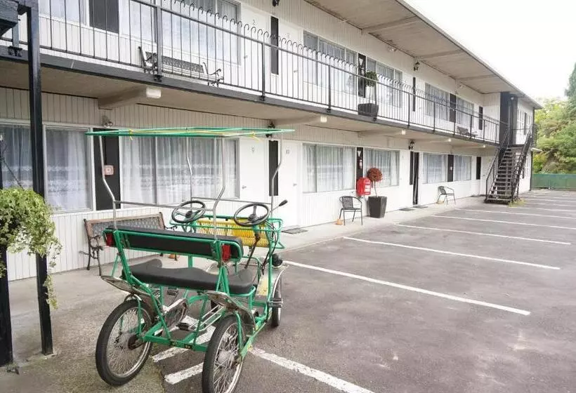 Forgotten World Motel