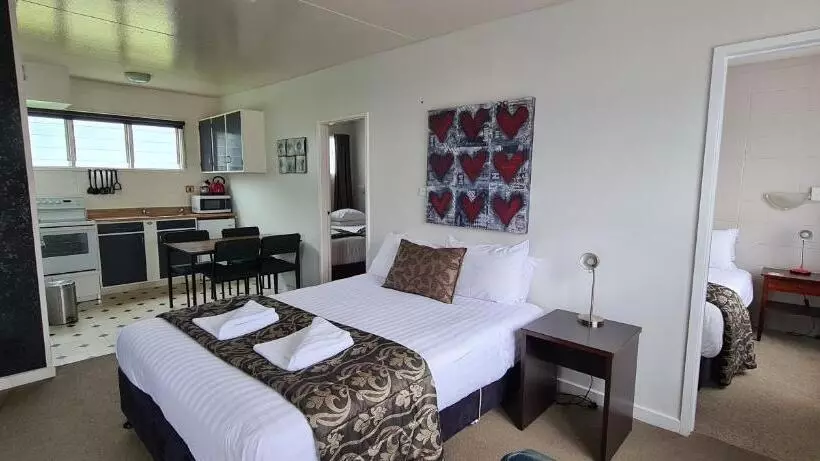 Forgotten World Motel