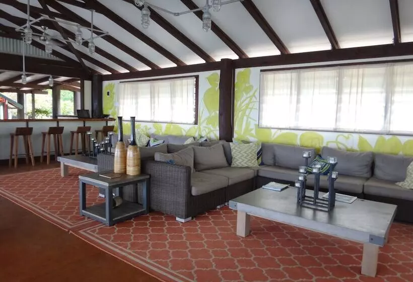 هتل Aganoa Lodge Samoa