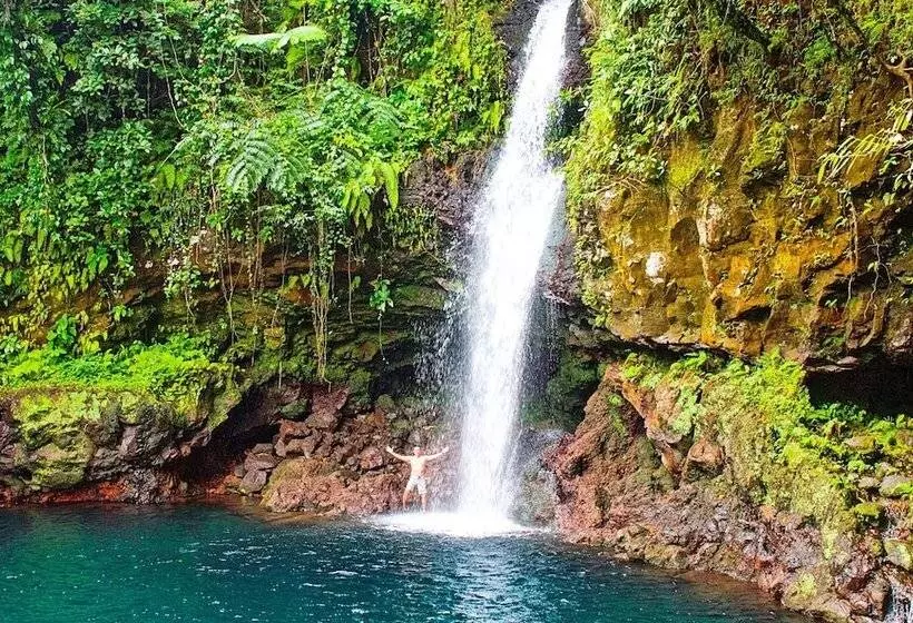 هتل Aganoa Lodge Samoa