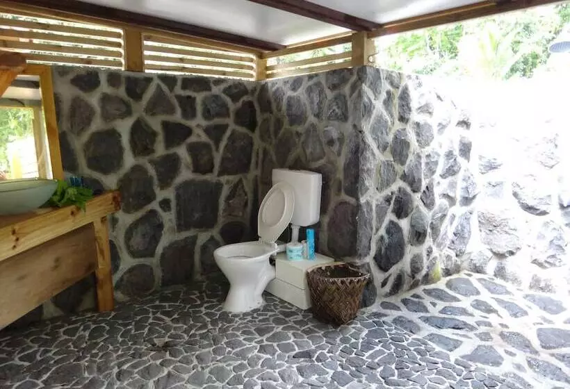 هتل Aganoa Lodge Samoa