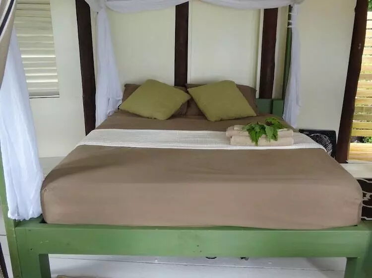 هتل Aganoa Lodge Samoa