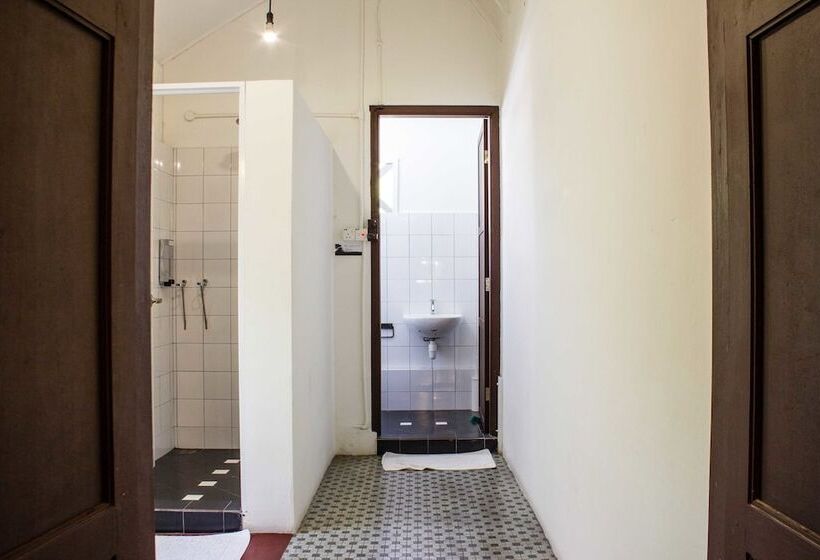 Отель Homeaway Townhouse 1934