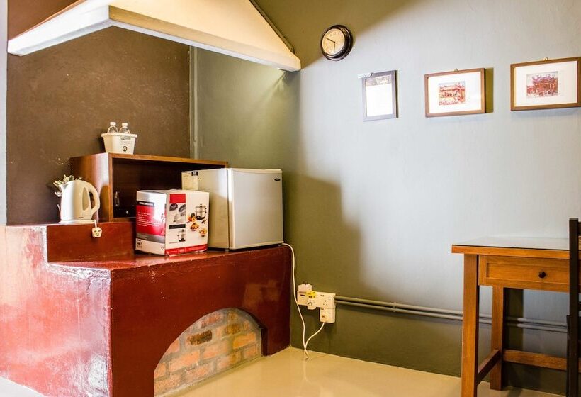 Отель Homeaway Townhouse 1934