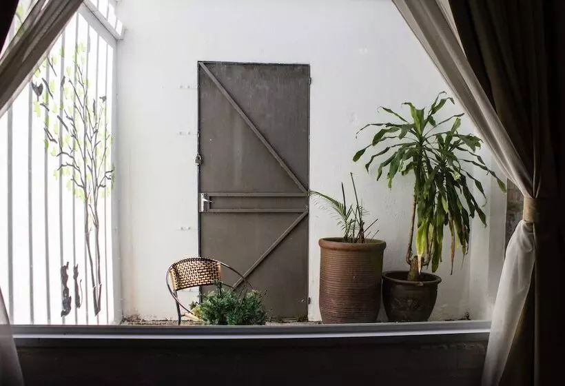 Отель Homeaway Townhouse 1934