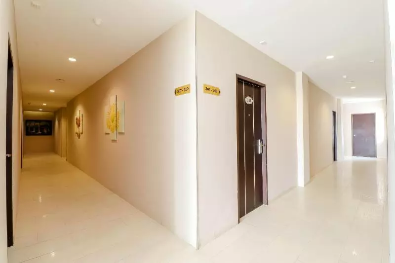 Hotelli Lovina Inn  Batam