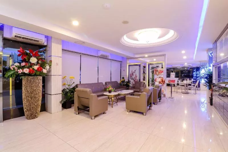 Hotelli Lovina Inn  Batam