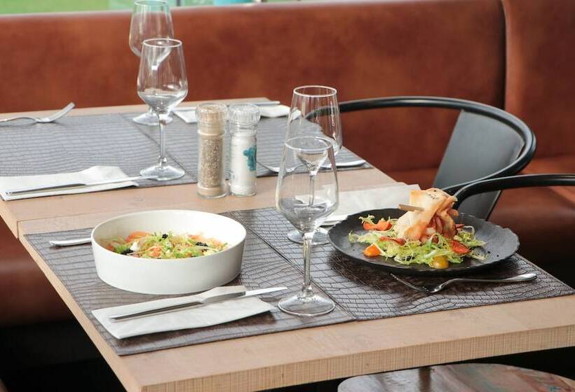 ホテル Martin's Red