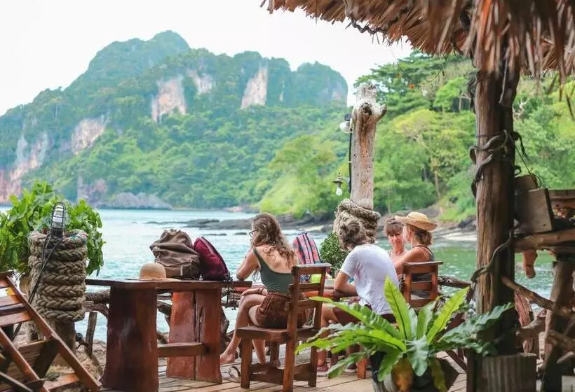 Hotel Phi Phi Sunset Bay Resort