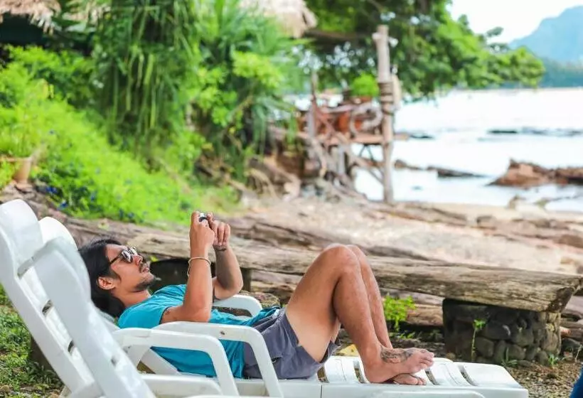 Hotel Phi Phi Sunset Bay Resort