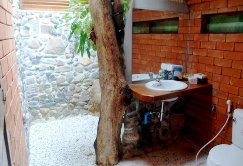 בית מלון כפרי Phi Phi Sunset Bay Resort