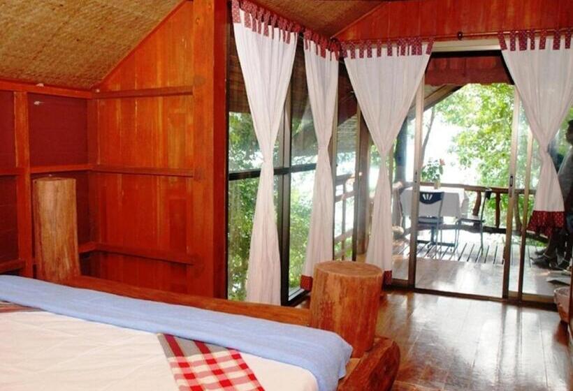 בית מלון כפרי Phi Phi Sunset Bay Resort