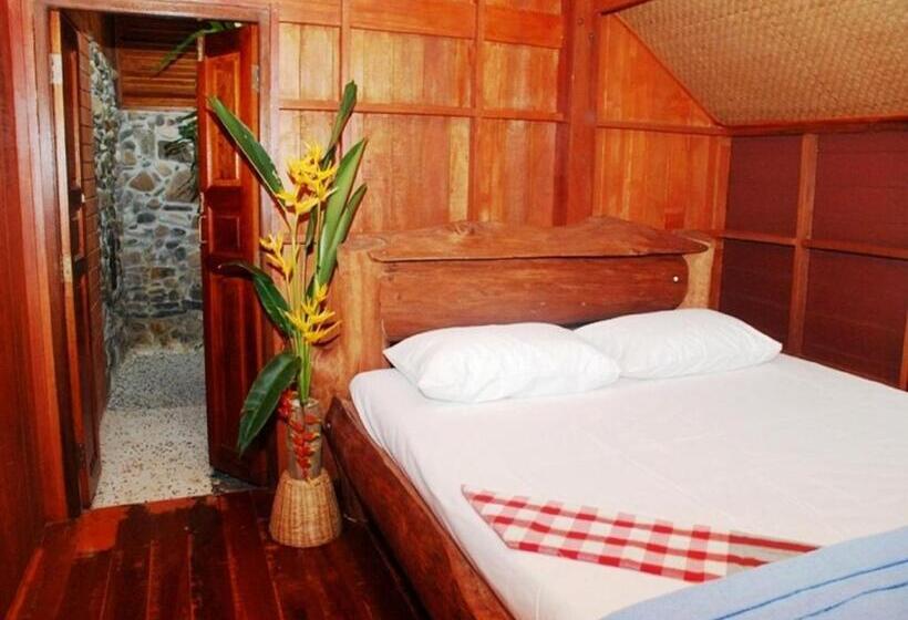 בית מלון כפרי Phi Phi Sunset Bay Resort