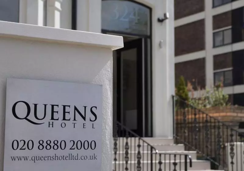 ホテル Queens