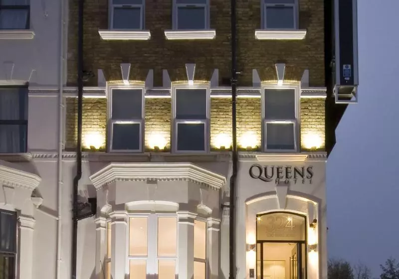 ホテル Queens