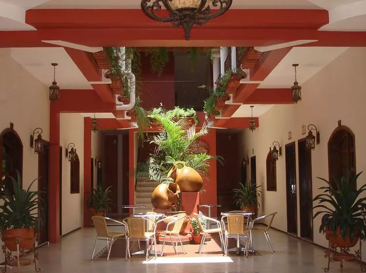 هتل Real Camino Lenca