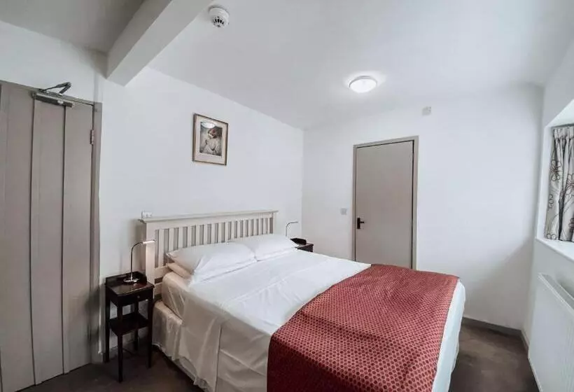 پانسیون The Blenheim Buttery