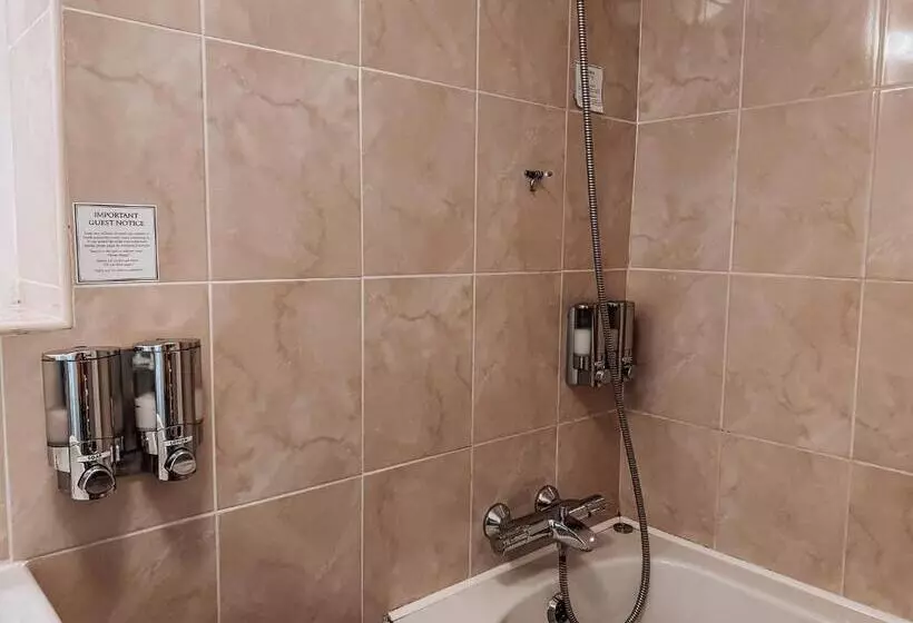 پانسیون The Blenheim Buttery