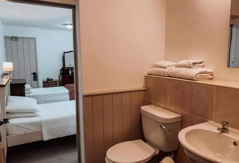 پانسیون The Blenheim Buttery