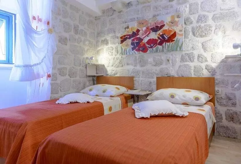 Studio Apartments Stradun