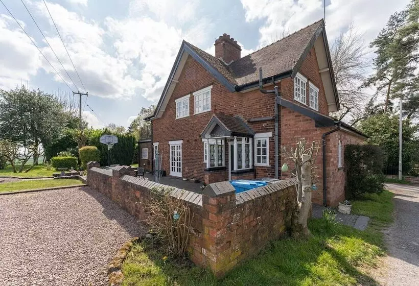 Beautiful Country Cottage