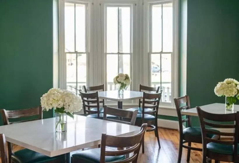 تختخواب و صبحانه The Historic Magnolia House