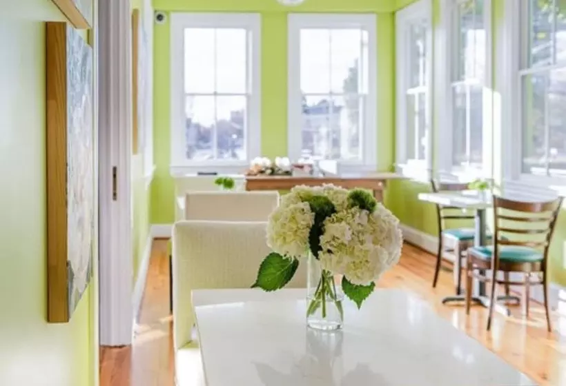 تختخواب و صبحانه The Historic Magnolia House