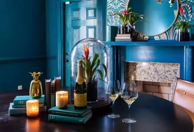 تختخواب و صبحانه The Historic Magnolia House