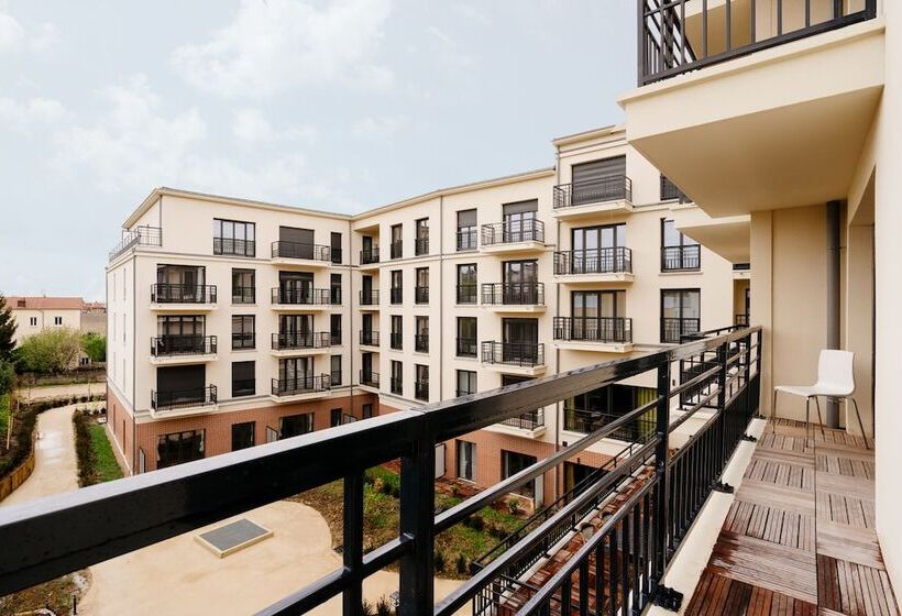 Edgar Suites Châtillon