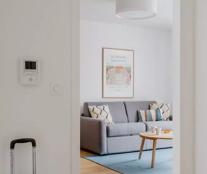 Edgar Suites Châtillon