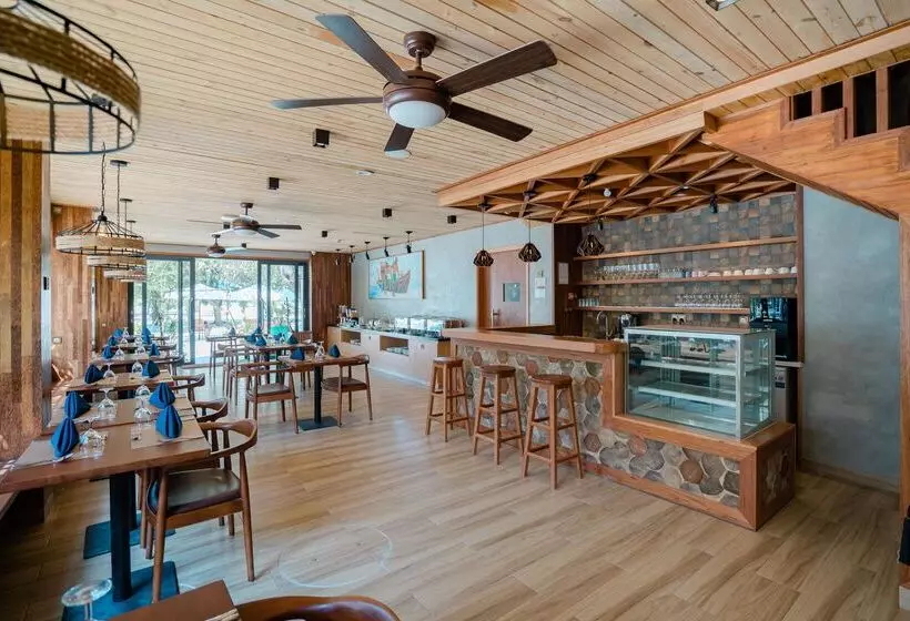 هتل Ayala Ocean View