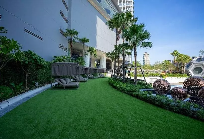 هتل Grande Centre Point Space Pattaya