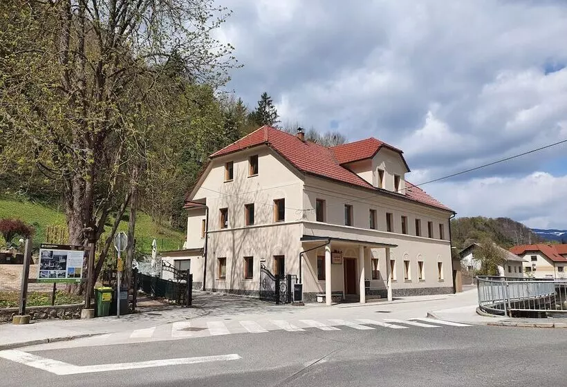 هتل Rooms Kozmus