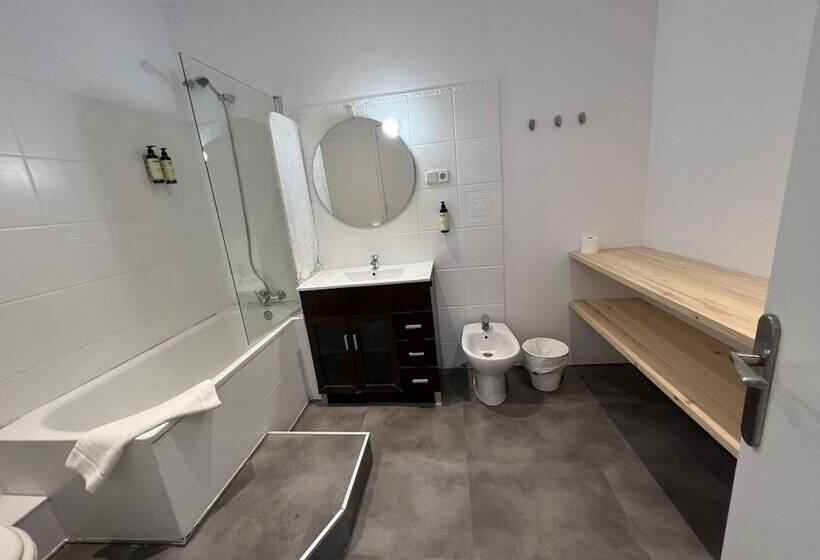 Отель The Mo Gotic