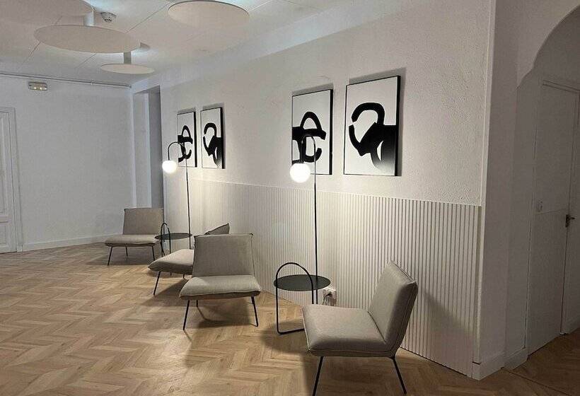 Отель The Mo Gotic