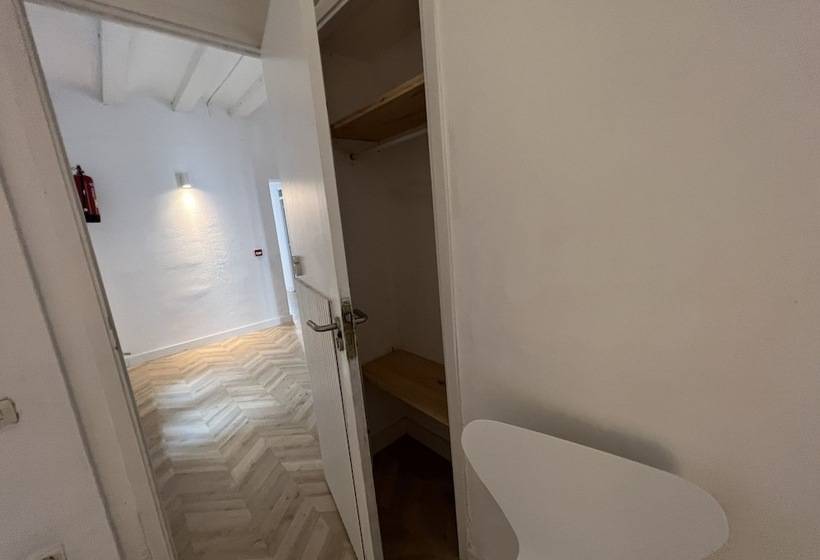 Отель The Mo Gotic