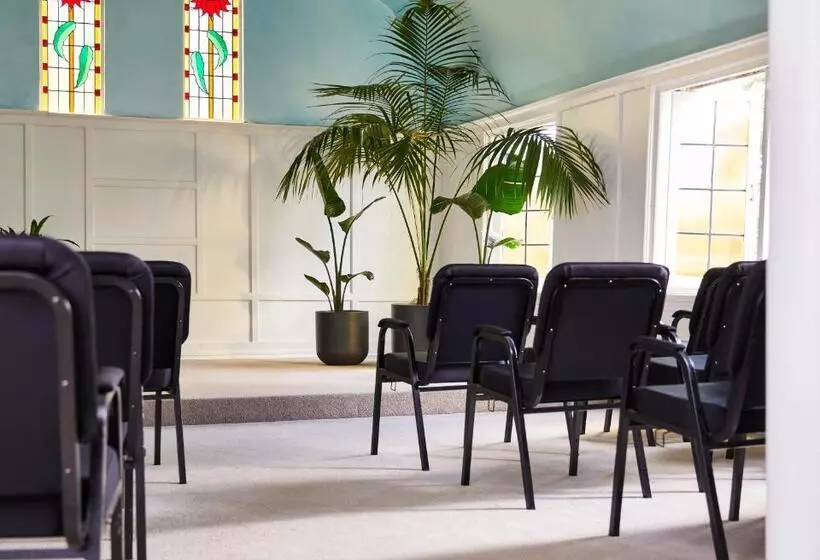 Hotelli The Nunnery And Spa At Brightlands