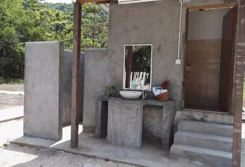 Hotelli Tropical Eco Camping